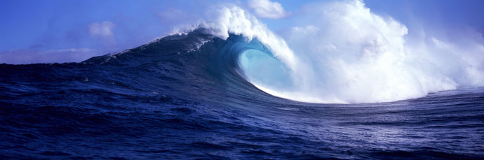 Waves splashing in the sea, Maui, Hawaii, USA