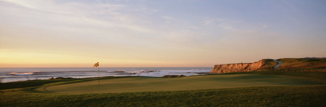 Golf course on the coast, Half Moon Bay, California, USA